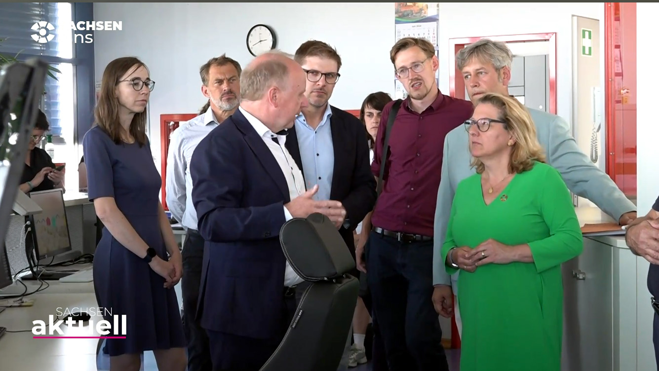 Standbild aus einem Beitrag des Sachsen Fernsehens über einen Besuch von Ministerin Schulze bei der Stadtentwässerung in Dresden