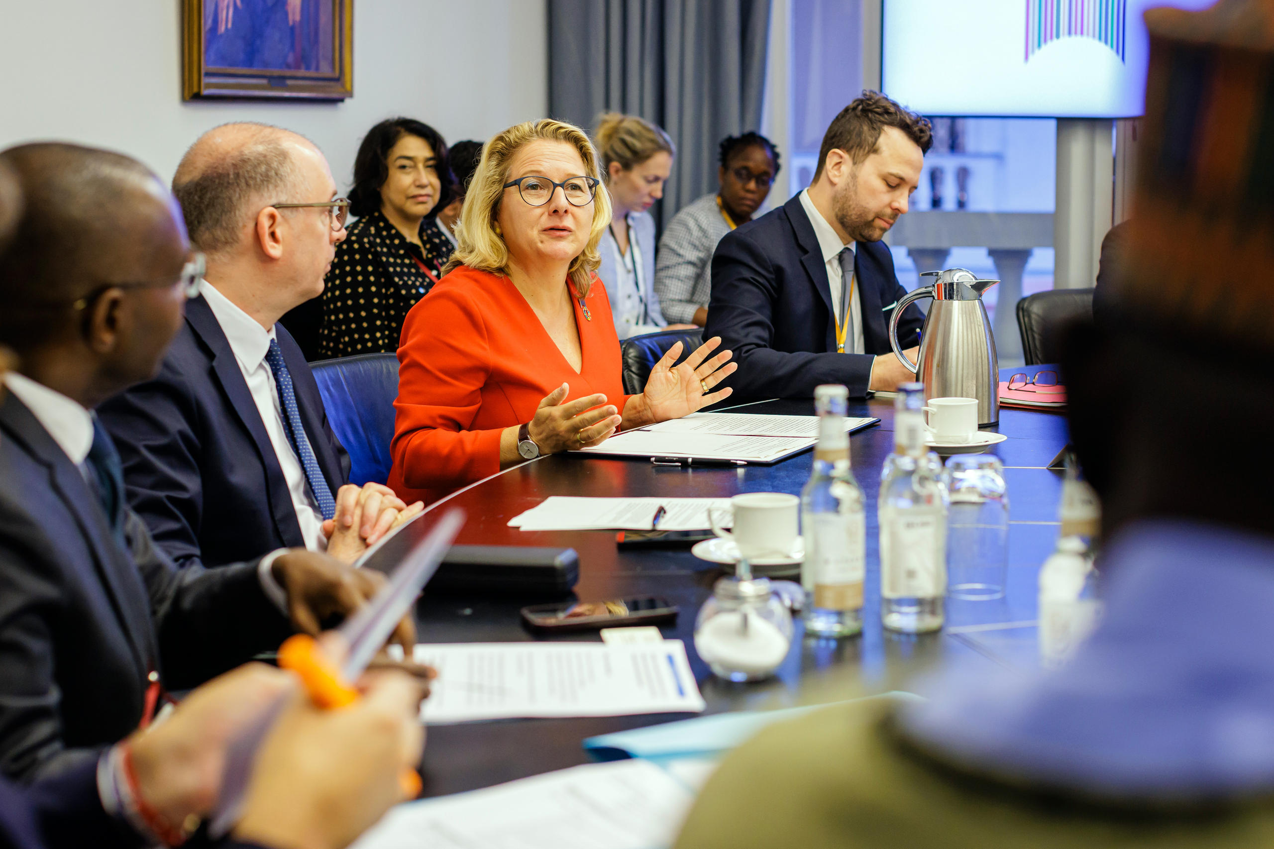 Entwicklungsministerin Svenja Schulze bei einer Arbeitssitzung im Rahmen der Hamburg Sustainability Conference