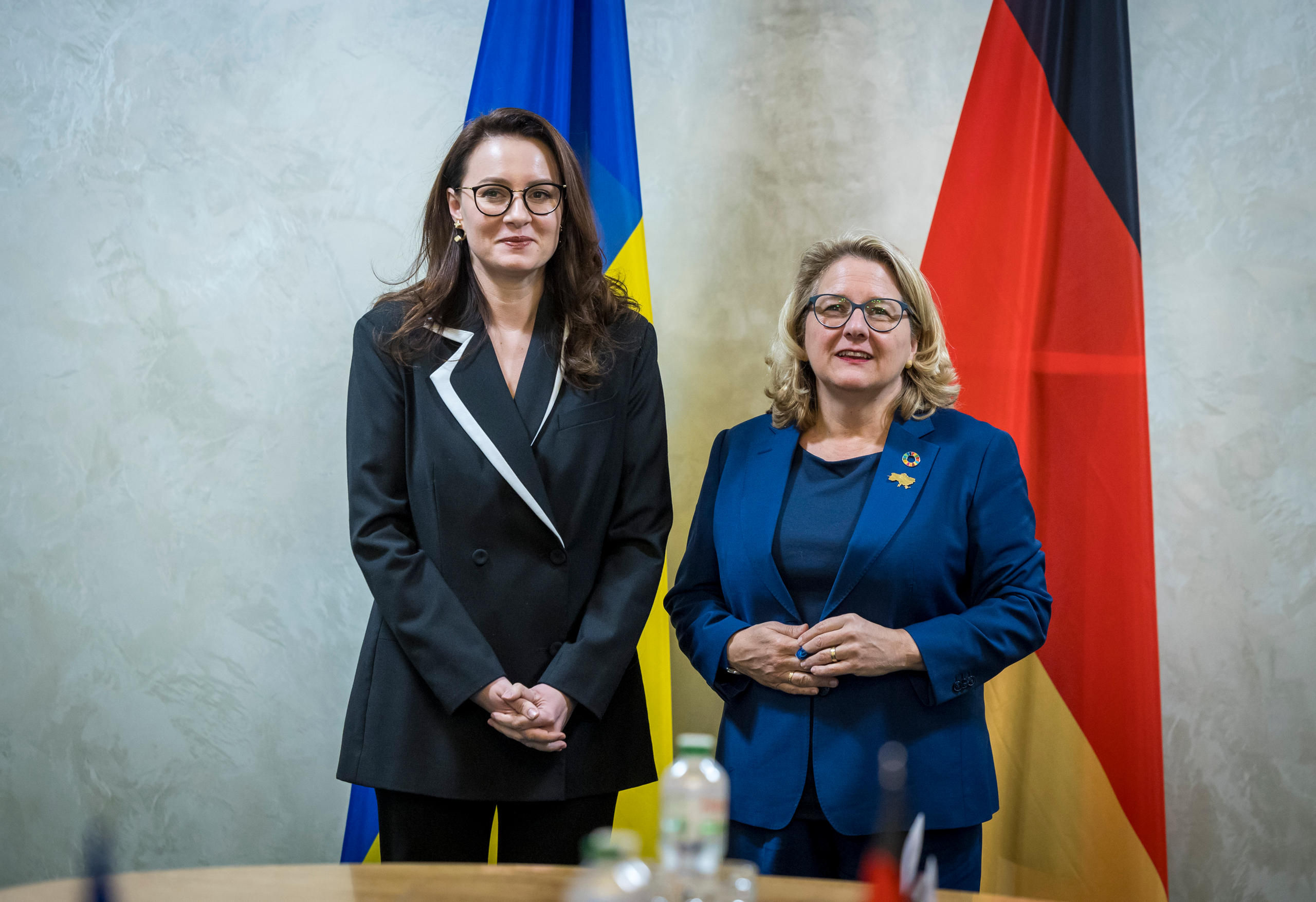 Bundesentwicklungsministerin Svenja Schulze mit der stellvertretenden ukrainischen Premierministerin und Wirtschaftsministerin Julija Swyrydenko