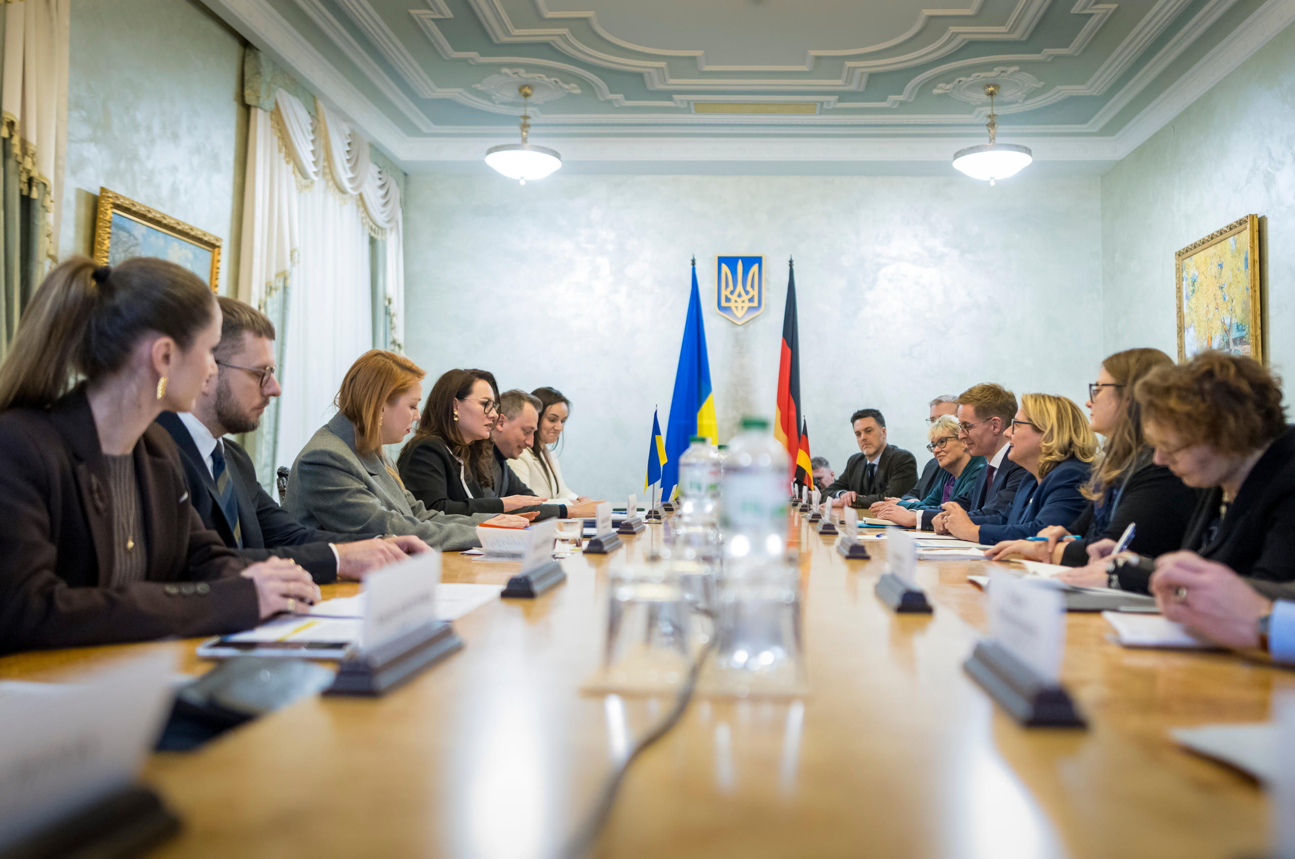 Bundesentwicklungsministerin Svenja Schulze beim Treffen mit der stellvertretenden ukrainischen Premierministerin und Wirtschaftsministerin Julija Swyrydenko